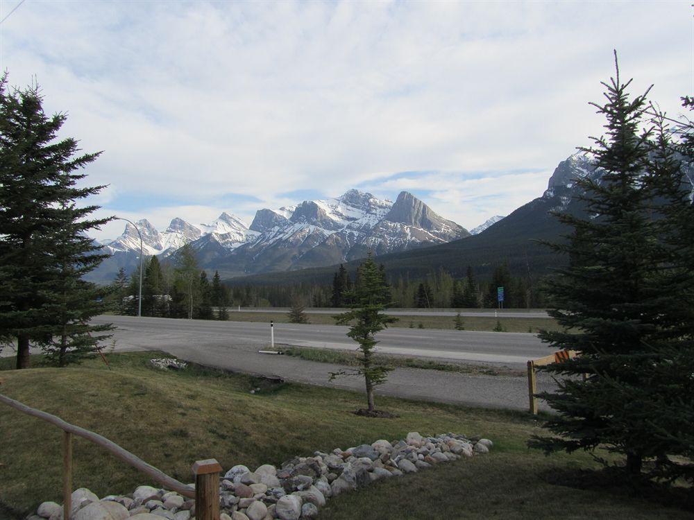 Inn Of The Rockies Canmore Exterior foto