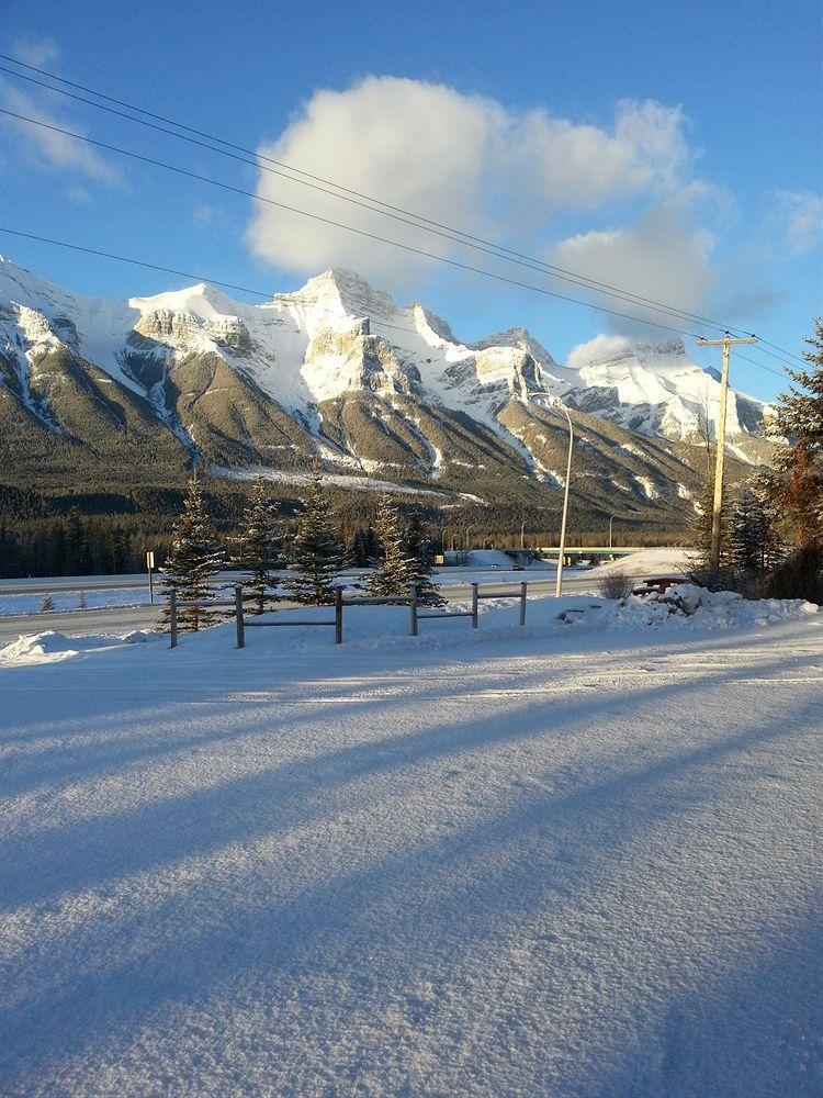 Inn Of The Rockies Canmore Exterior foto