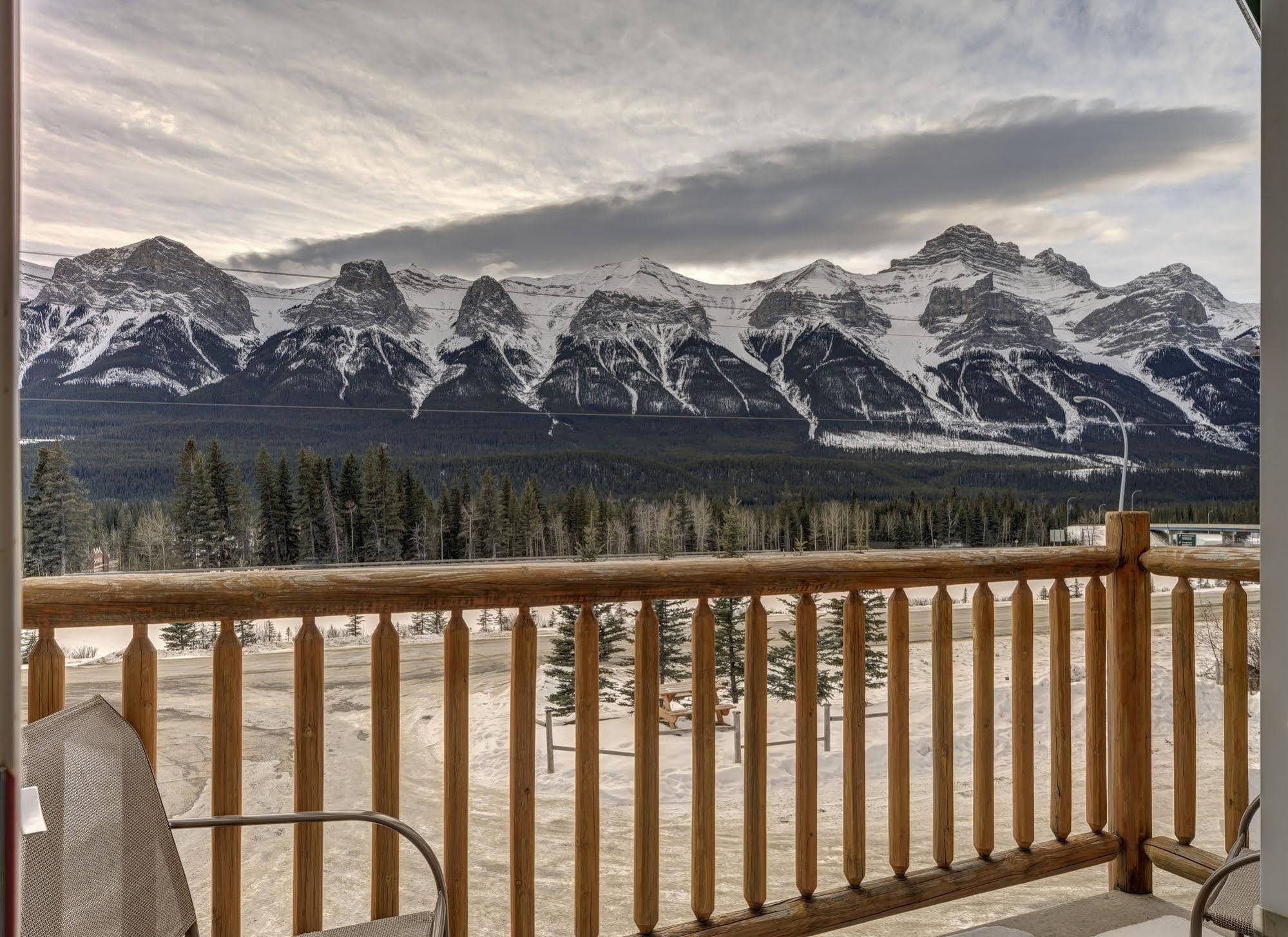 Inn Of The Rockies Canmore Exterior foto